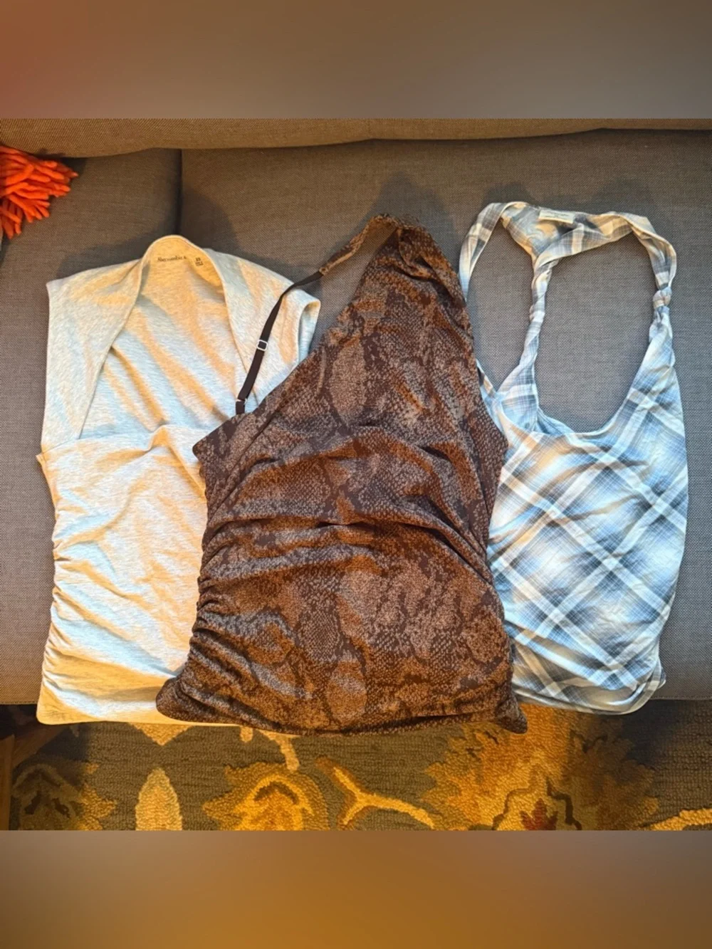 Bundle of 3 XS Abercrombie & Fitch tops - Picture 2 of 3